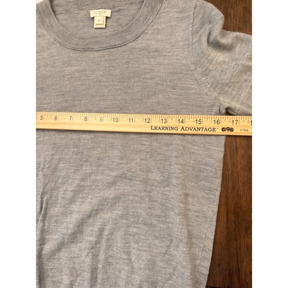 J. Crew Women's Gray Merino Wool Lightweight Crewneck Sweater Size S EUC